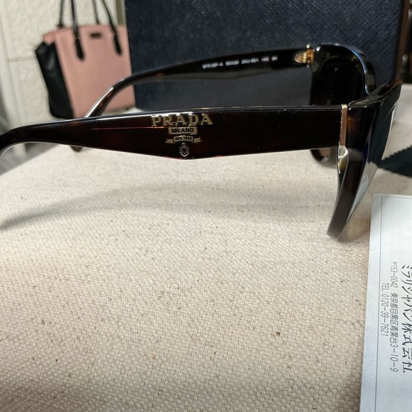 Vintage Prada Black Sunglasses with Gold Logo 2010 - 2014 Collection - Picture 4 of 7